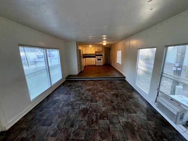 Building Photo - 1185 S Christiana Ave