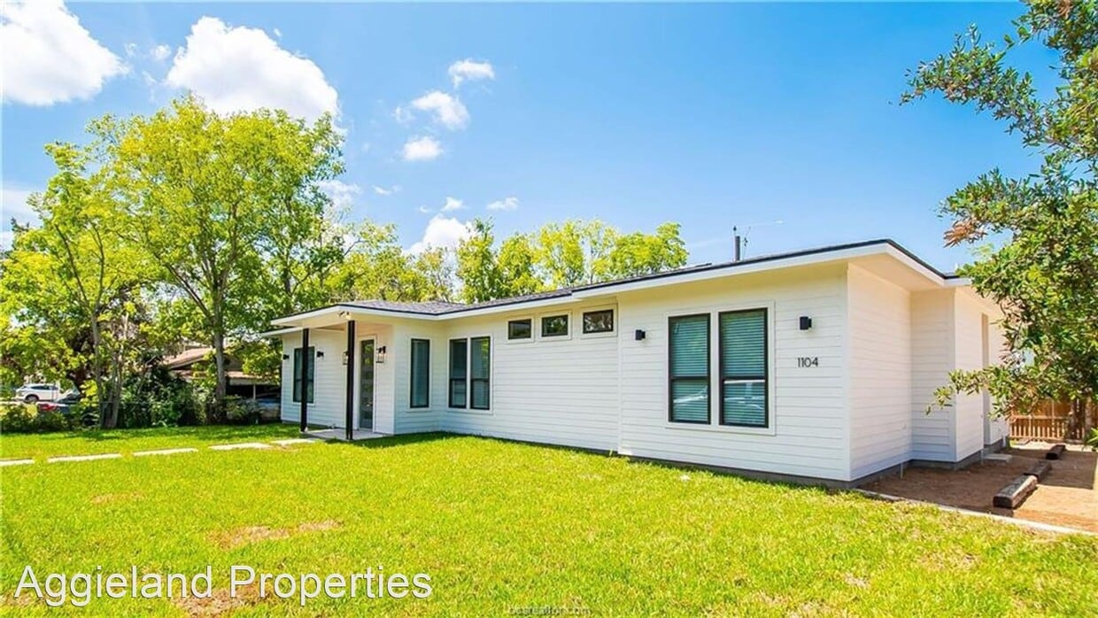 Primary Photo - 5 br, 5 bath House - 1104 Arizona St