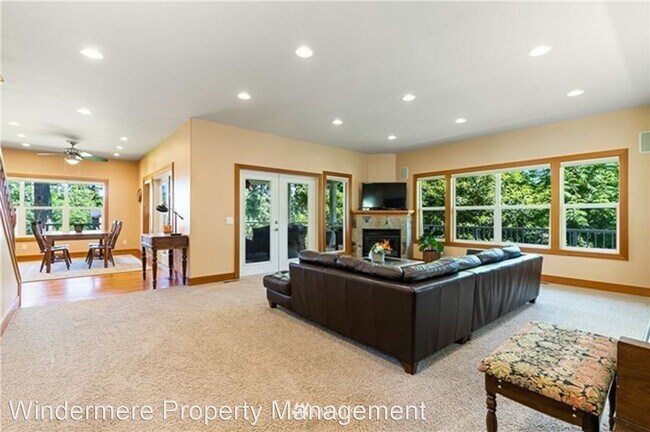 Foto del edificio - 4 br, 3.5 bath House - 4618 Lake Whatcom B...