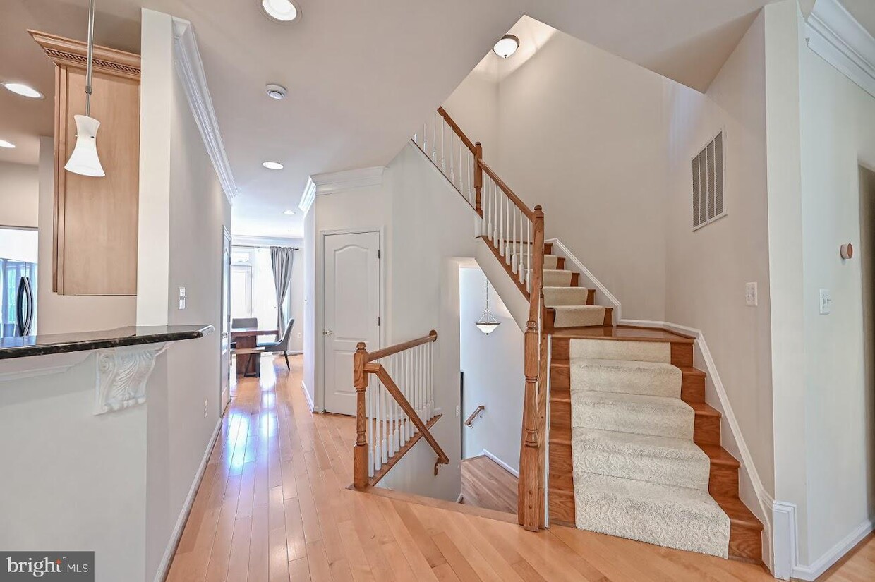 4584 Barringer Pl, Fairfax, VA 22030 Townhouse for Rent in Fairfax