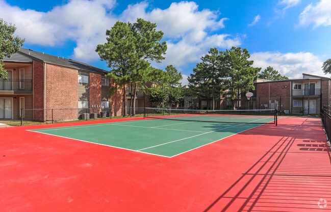 Basketball Court and Tennis Court - The Gables Apartments