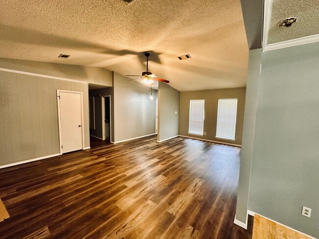 Building Photo - 414 Newcomb Cove