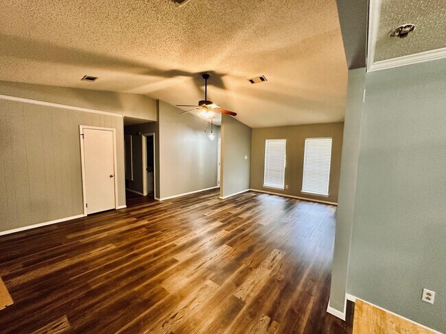 Foto del edificio - 414 Newcomb Cove