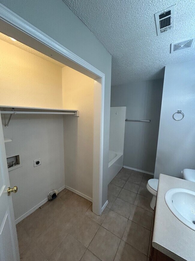 Foto del edificio - 3406 SW Landau Ct