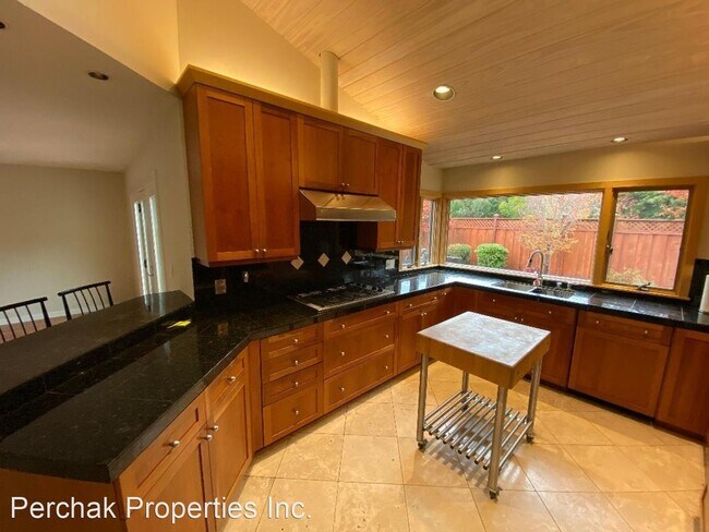 Building Photo - 4 br, 2.5 bath House - 3307 Vera Cruz Drive
