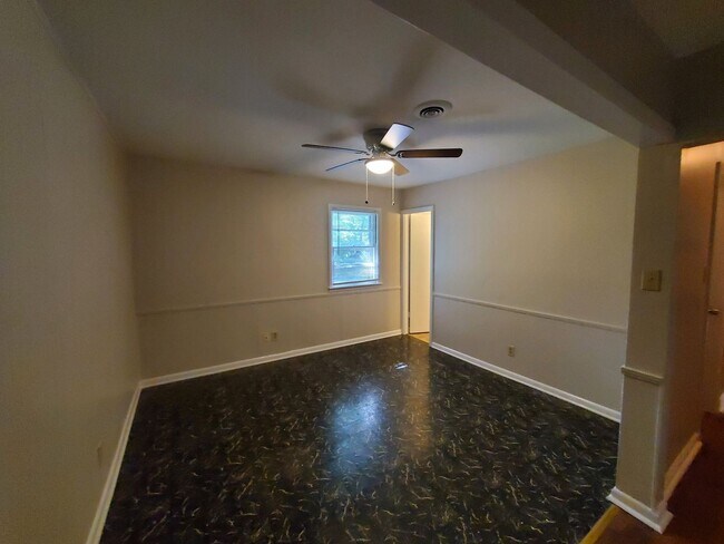 Foto del edificio - 626 Kennan Rd NW