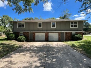 Building Photo - 201 NE Westwind Dr