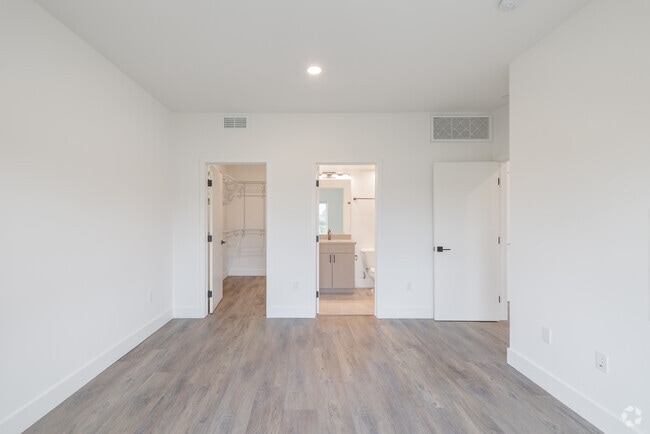 Interior Photo - 12401 Matteson Ave