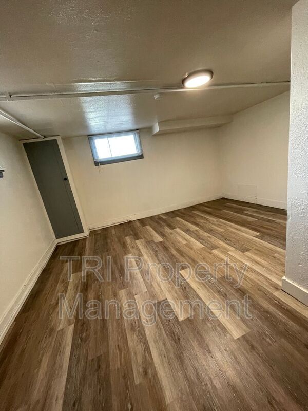 Building Photo - 720 18th St