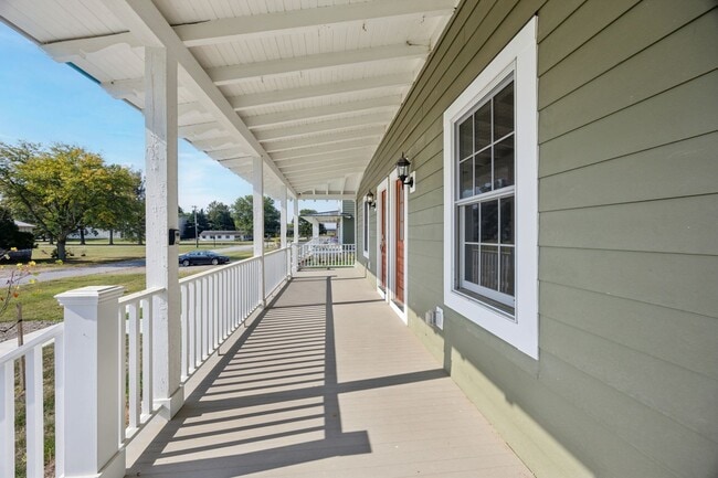 Building Photo - Delaware City Alert!! 3 bed 2 baths availa...