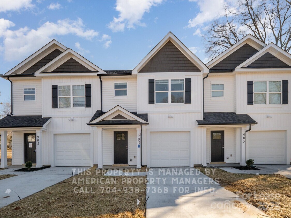 Foto principal - 903 Oakwood Ave