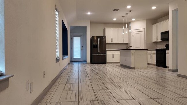 Building Photo - 16911 Alturas Ave