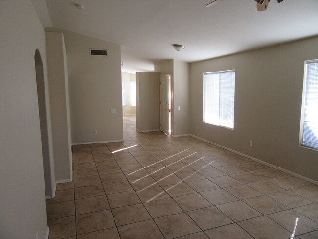 Building Photo - 2233 W Catalina View Dr