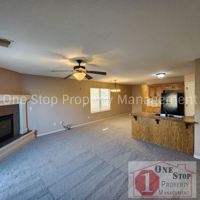 Foto del edificio - Generously Sized 3 bedroom, 2.5 bathroom i...