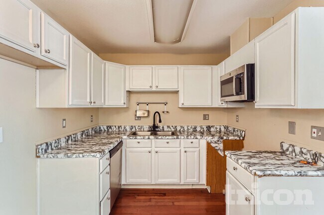 Foto del edificio - 240 S Irving St