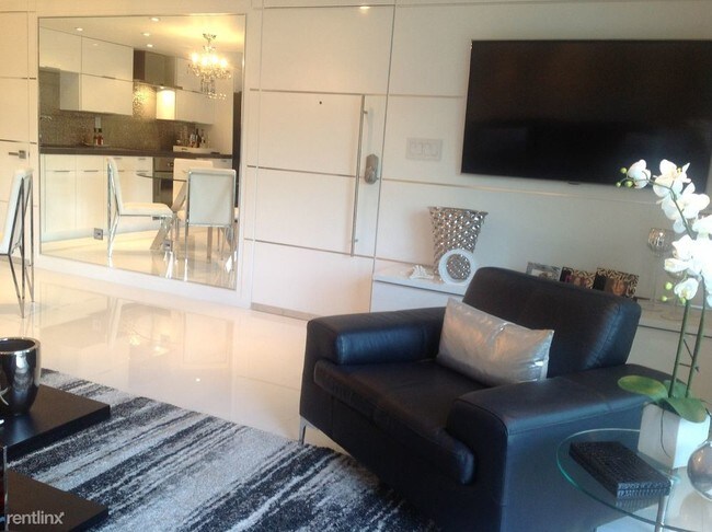 Foto del edificio - 1 br, 1 bath Apartment - 135 S 17th St