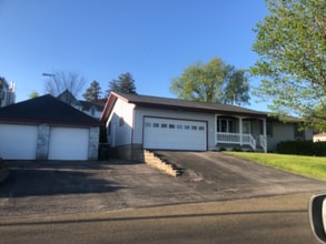 Building Photo - 10980 South St