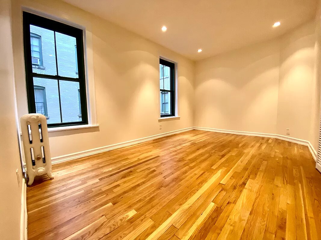 Primary Photo - 1 Bedroom / 1 Bath on E 78th St