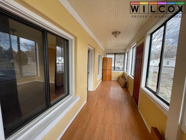 Building Photo - Charming 2-Bedroom Home Steps from Local Conveniences