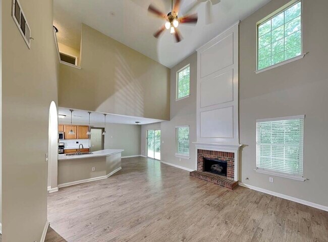 Foto del edificio - 320 Birchmere Close SW