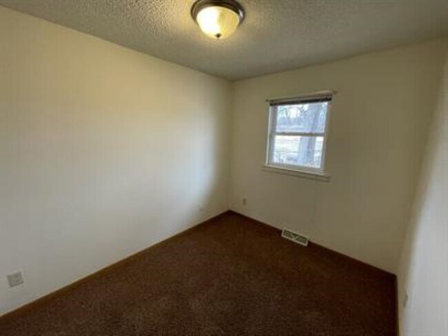 Building Photo - 1517 Keep St