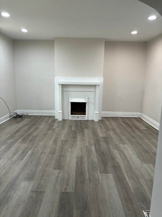 Photo - 406 Hill St House