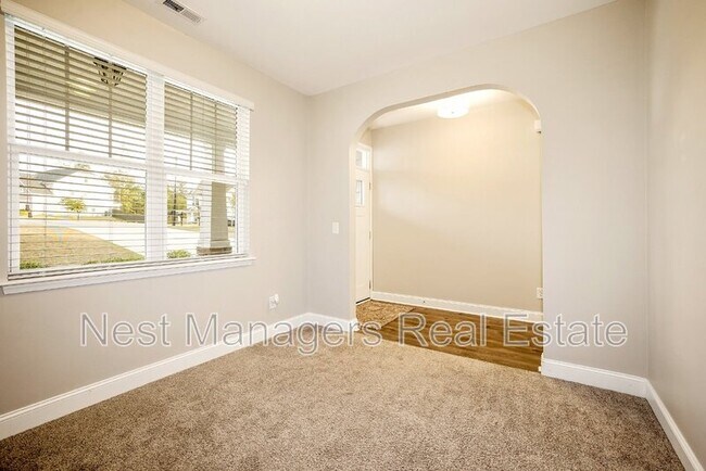 Building Photo - 136 Loch Ln