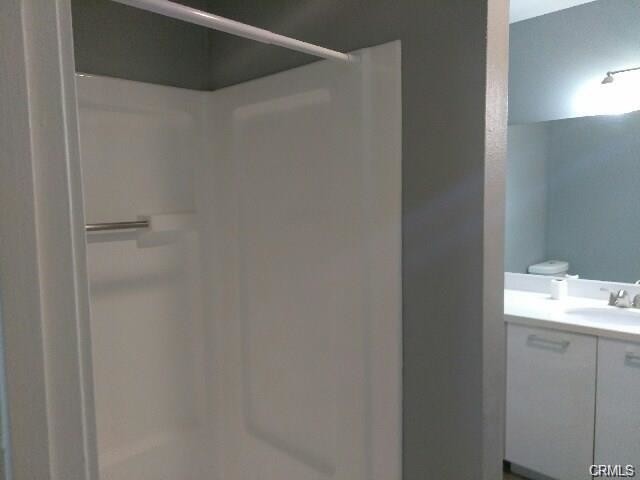 Guest bath - 4111 Green Ave