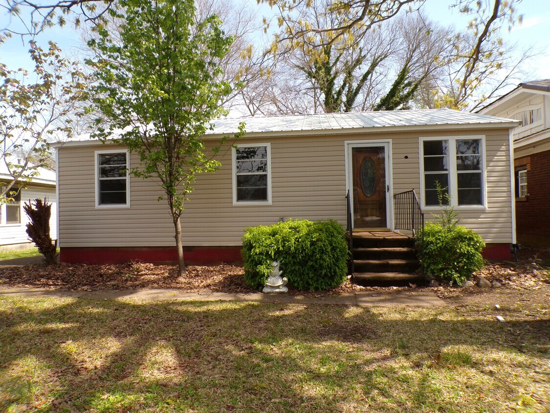 Primary Photo - 2513 Ave I