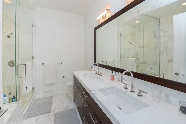 Foto del edificio - 1414 S Penn Sq