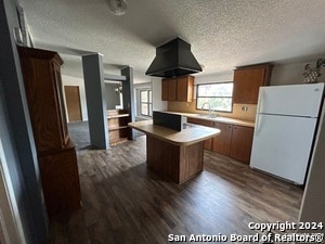 Building Photo - 454 Overland Trail