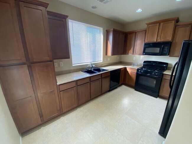 Foto del edificio - Wonderful 4 bed/2.5 bath home located in the NW area of Las Vegas