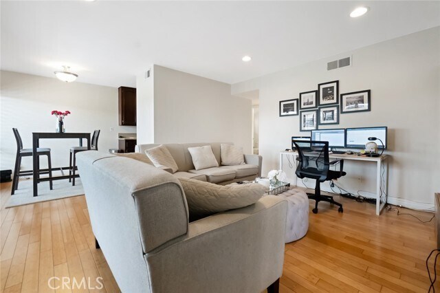 Foto del edificio - 1720 Westcliff Dr