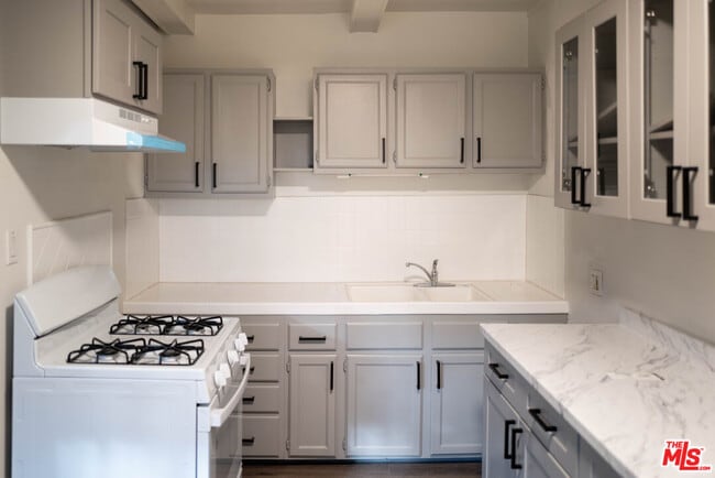 Foto del edificio - 824 S Bonnie Brae St