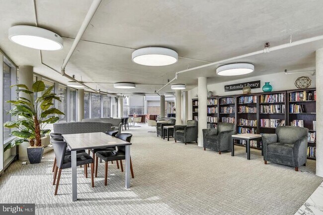 Building Photo - 8340 Greensboro Dr