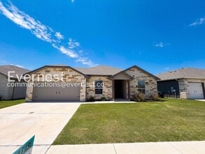 Building Photo - 8511 Glade Dr