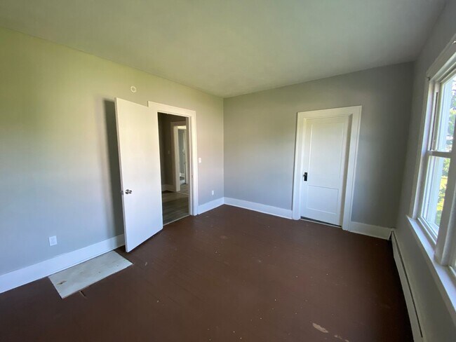 Building Photo - HEN730