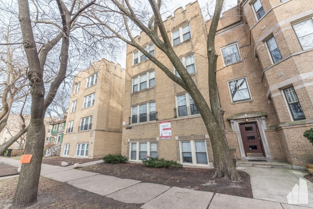 Primary Photo - 6647 N Greenview Ave