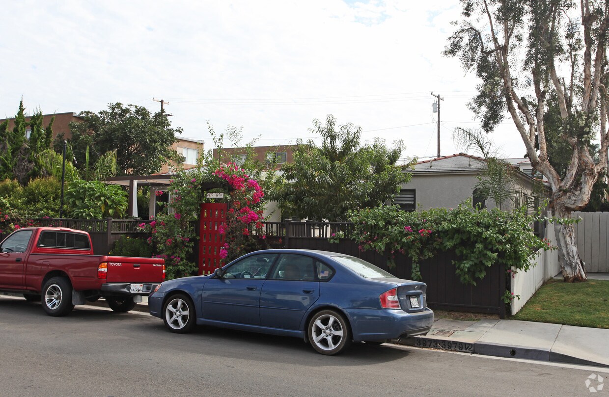 Primary Photo - 3973-3979 Florida St