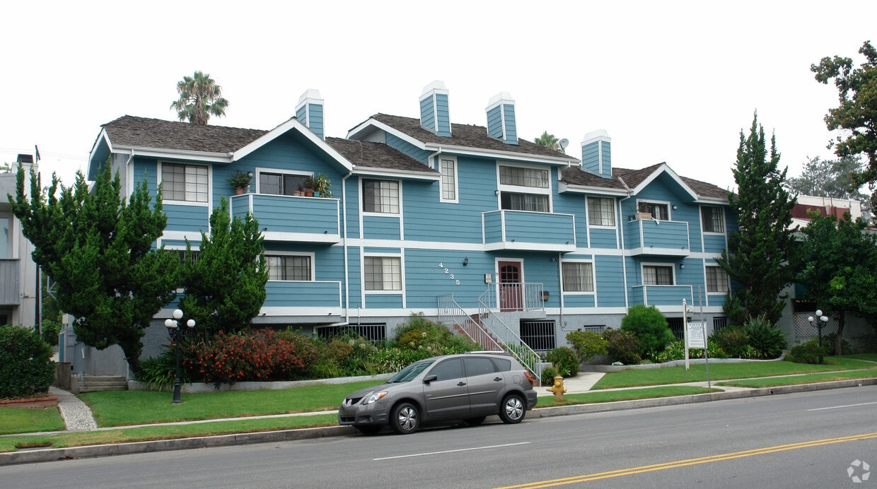 Primary Photo - Whitsett Manor Apartments
