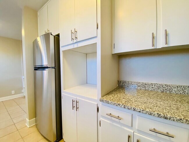 Foto del edificio - $500 Off Move In Special! Beautifully Remo...