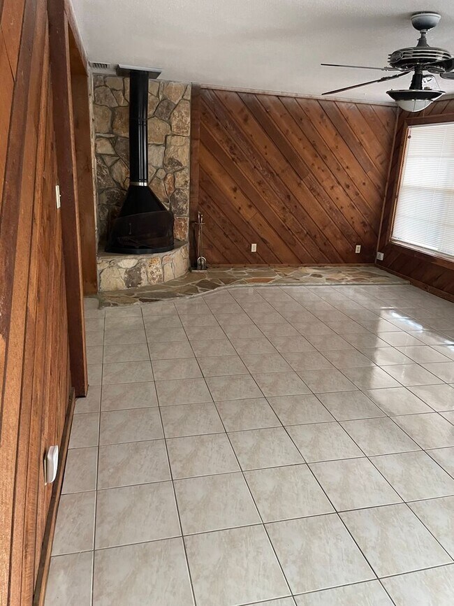 Foto del edificio - Large 3 Bedroom 2 Pool Home in Daytona Beach!