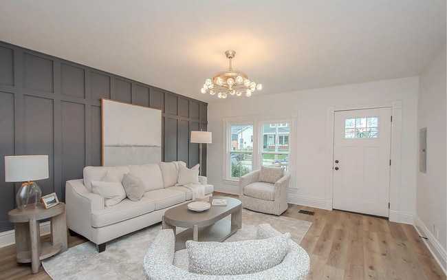 Foto del edificio - Updated & Beautiful 2 Bedroom Home with Private Backyard!