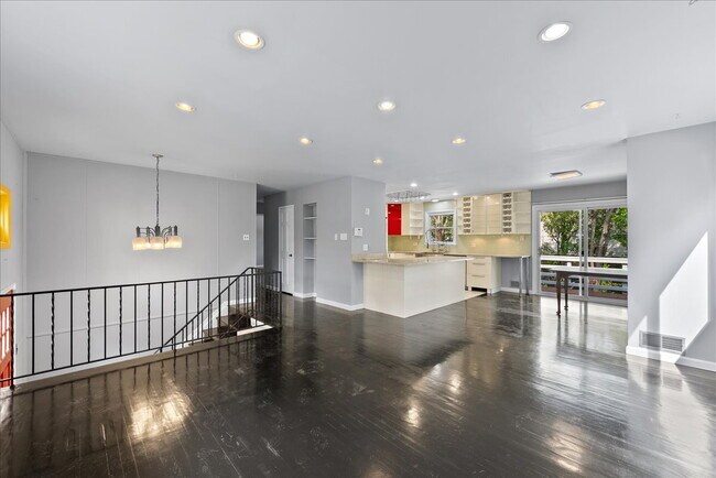 Foto del edificio - "Spacious 5-Bed Home with Granite Accents ...