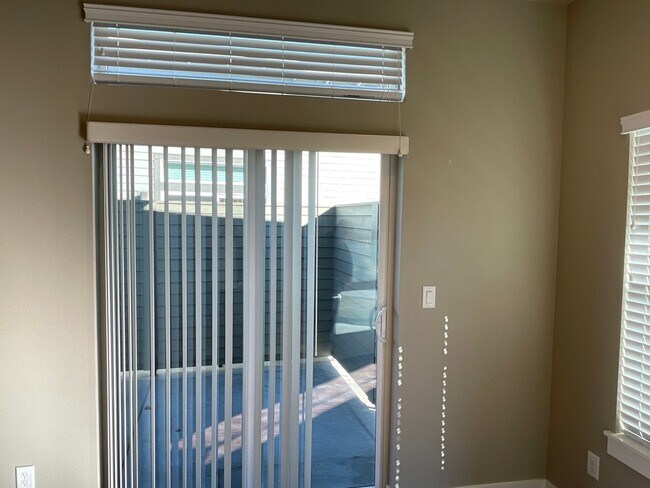 Foto del edificio - 2 Bedroom / 1 Bathroom Home in NE Bend