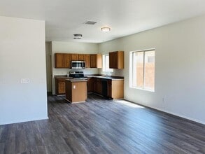 Building Photo - 11879 W Fontenelle Dr