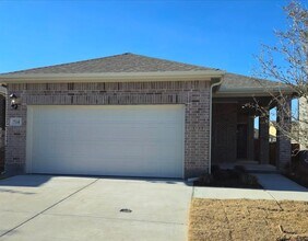 Building Photo - 714 Leavenworth Dr