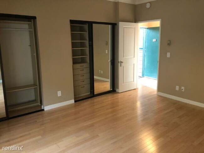 Building Photo - 1 br, 1 bath Condo - 53 Cove Lane