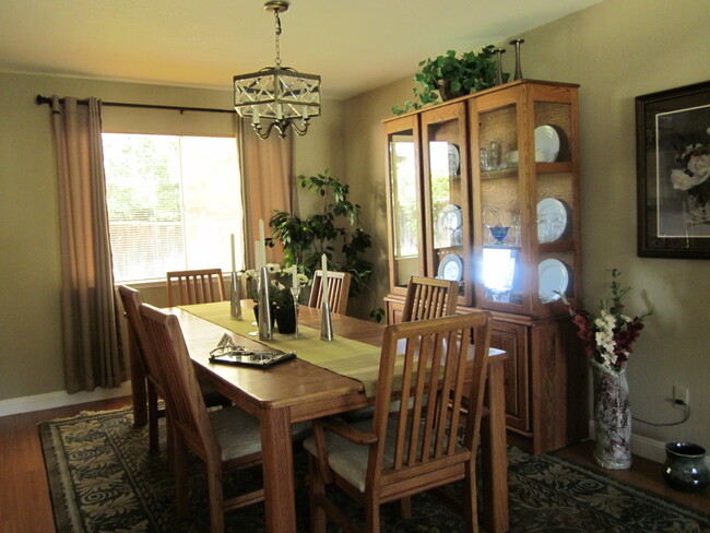 dinning room - 4371 Kearsarge Ct