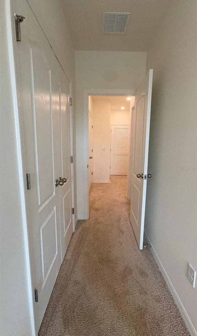 Building Photo - Spacious 3-bedroom 3-bathroom townhome